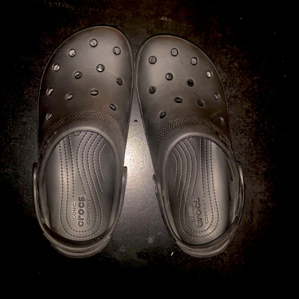 Black Crocs
